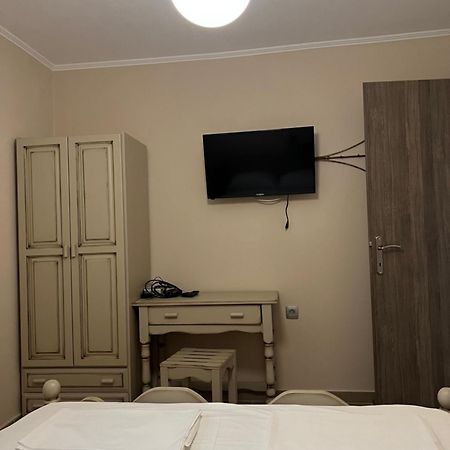 פארגה Alex Bar Apartments Sarakiniko מראה חיצוני תמונה