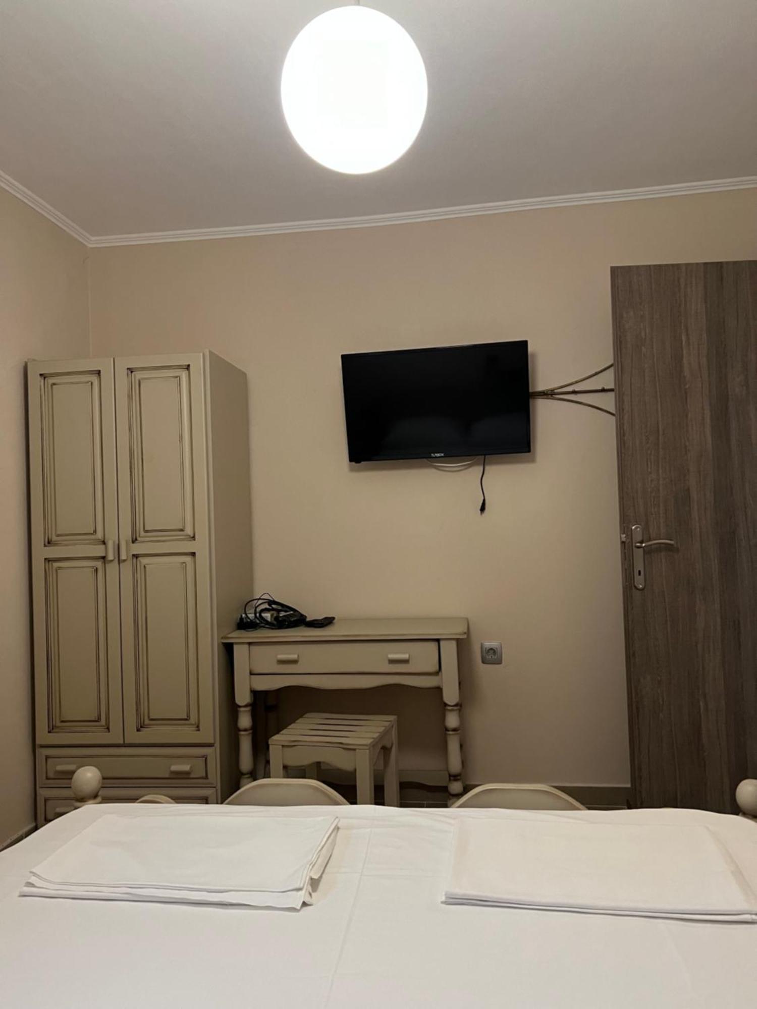 פארגה Alex Bar Apartments Sarakiniko מראה חיצוני תמונה